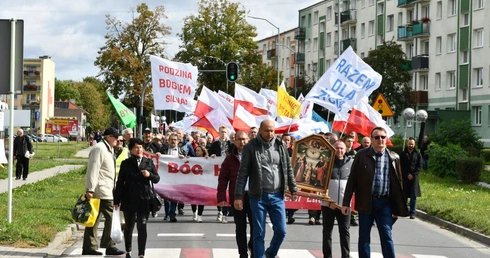 Męskie świadectwo na ulicach Międzyrzecza