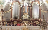 Nabożeństwo ze świecami na Górze Świętej Anny