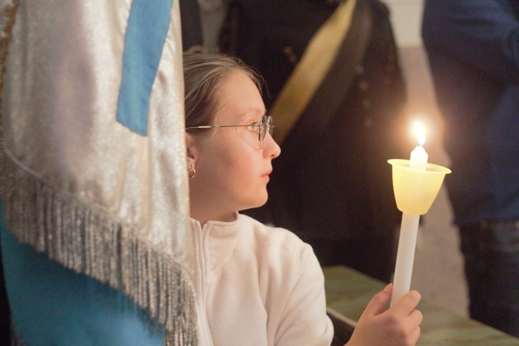 Nabożeństwo ze świecami na Górze Świętej Anny