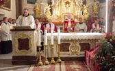Nabożeństwo ze świecami na Górze Świętej Anny