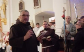 Nabożeństwo ze świecami na Górze Świętej Anny