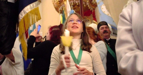 Nabożeństwo ze świecami na Górze Świętej Anny