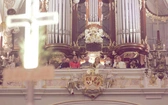Nabożeństwo ze świecami na Górze Świętej Anny