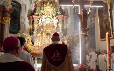 Abp Adrian Galbas na Górze Świętej Anny: Maleńkie światełko, które wystarczy, by iść