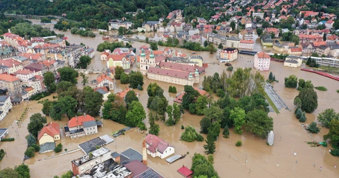 Caritas uruchamia ogólnopolską zbiórkę na pomoc powodzianom