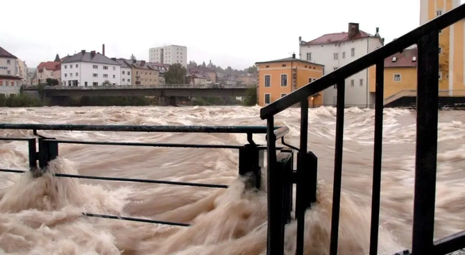 Wiedeń walczy w falą kulminacyjną