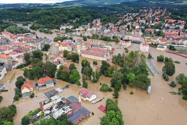 Tak wygląda Kłodzko. Nysa niżej...