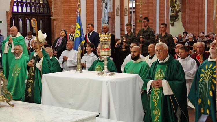 Msza święta z relikwiami św. Doroty i św. Stanisława w intencji powodzian