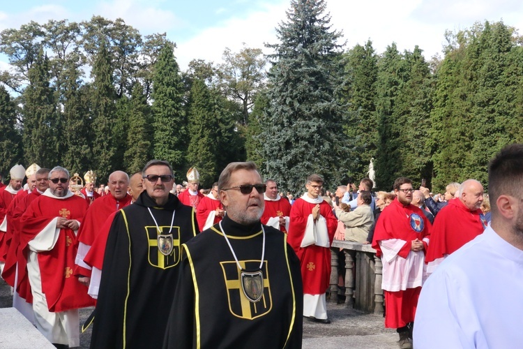 Odpust w opactwie cystersów w Mogile ku czci Podwyższenia Krzyża Świętego