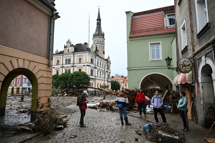 Po przejściu fali powodziowej w Lądku Zdroju