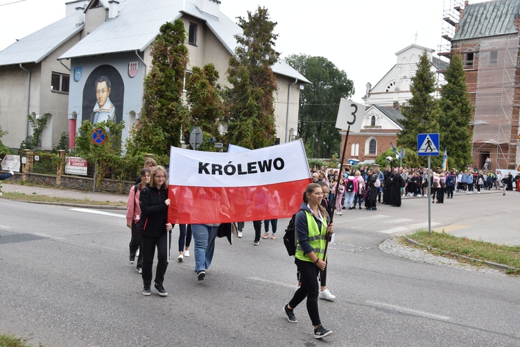 Pielgrzymka dzieci. Wyjście z Przasnysza