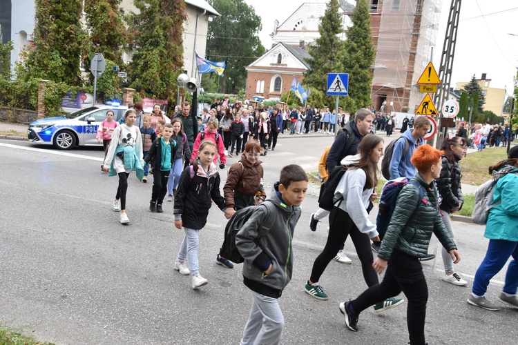 Pielgrzymka dzieci. Wyjście z Przasnysza