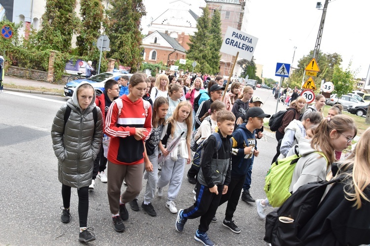 Pielgrzymka dzieci. Wyjście z Przasnysza