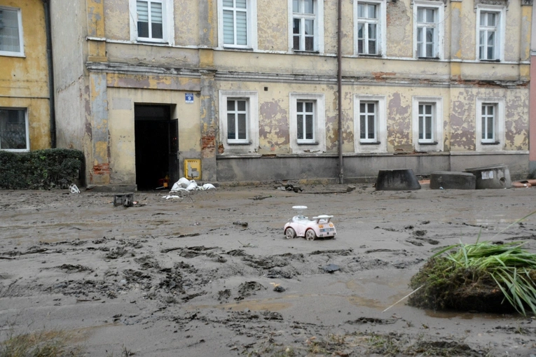 Głuchołazy po opadnięciu wody