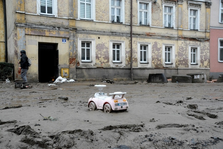 Głuchołazy po opadnięciu wody