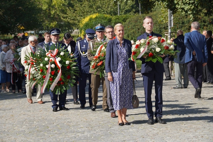 Wrocław. U św. Bonifacego i pod pomnikiem Zesłańcom Sybiru