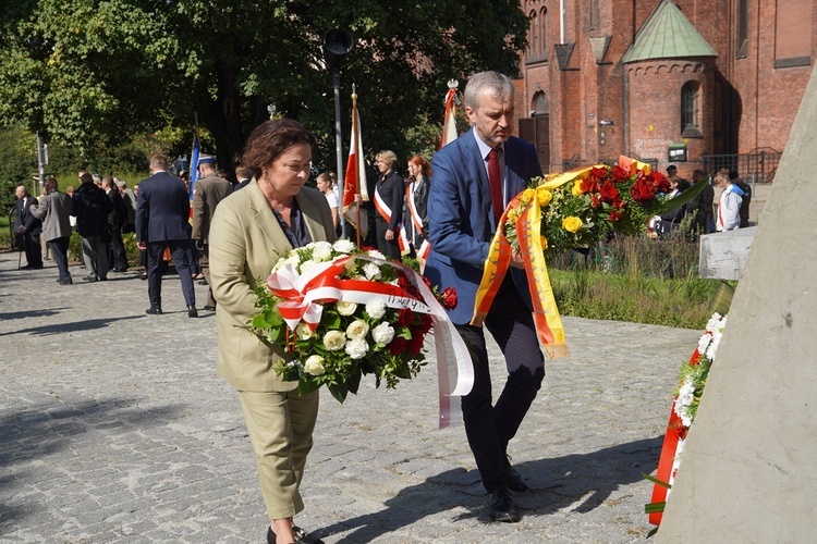 Wrocław. U św. Bonifacego i pod pomnikiem Zesłańcom Sybiru