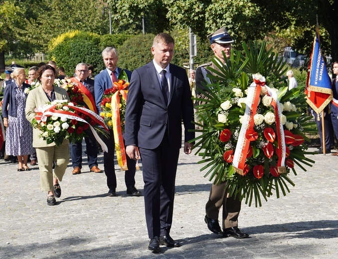 Wrocław. U św. Bonifacego i pod pomnikiem Zesłańcom Sybiru