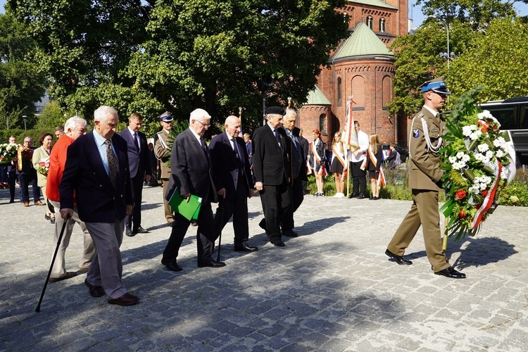 Wrocław. U św. Bonifacego i pod pomnikiem Zesłańcom Sybiru