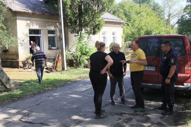 Zniszczenia po powodzi. Opawica, Lenarcice, Krasne Pole, Chomiąża