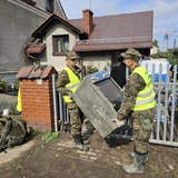 Kolejny dzień ciężkiej służby w walce z żywiołem
