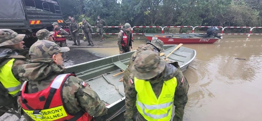 Kolejny dzień ciężkiej służby w walce z żywiołem