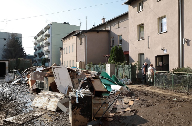 Głuchołazy po przejściu fali powodziowej [ZDJECIA]