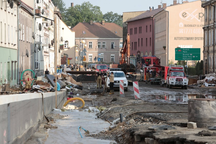 Głuchołazy po przejściu fali powodziowej [ZDJECIA]