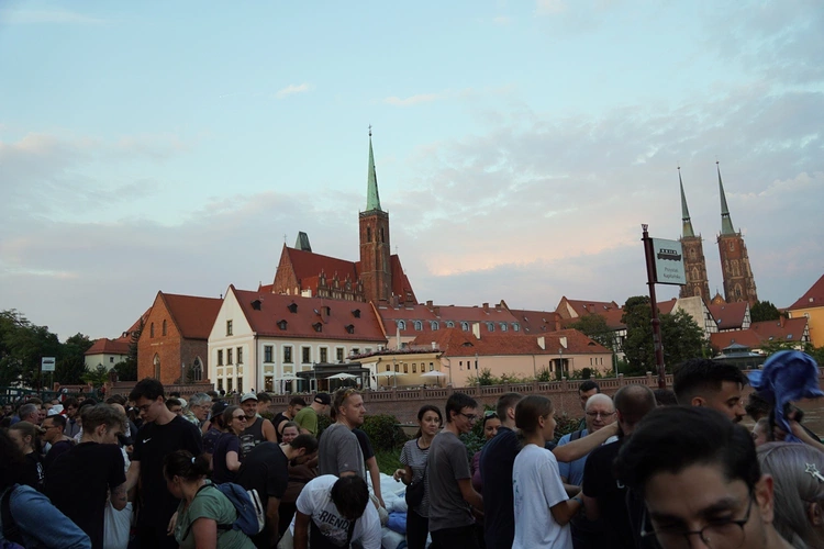 Ostrów Tumski przygotowuje się na falę powodziową