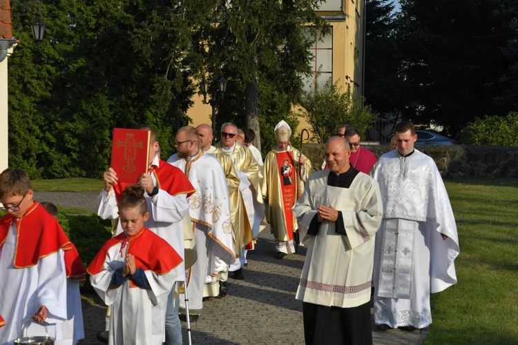 Dziękowali za 50 lat parafii w Różankach