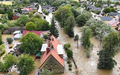 Zalane tereny w Chomiąży na Opolszczyźnie.