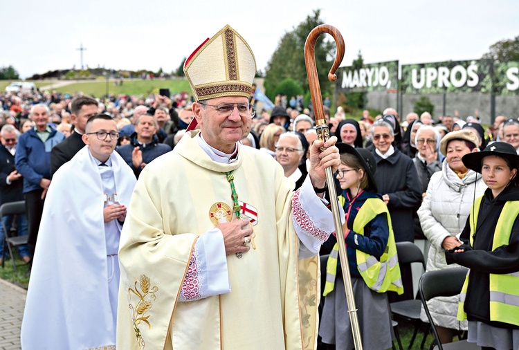 Abp Tadeusz Wojda przewodniczył uroczystej Eucharystii w Skrzatuszu.