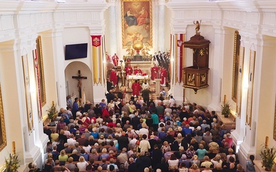 	Uroczystości zgromadziły wiernych z różnych stron Polski.