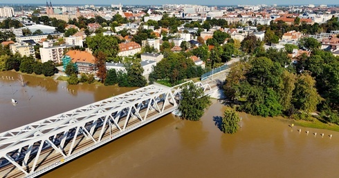 Odra w Opolu. Jeszcze przed szczytem fali