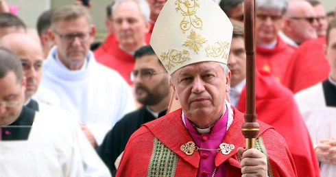 Abp Kupny: Modlimy się za ofiary powodzi, ale także za tych, którzy im pomagają