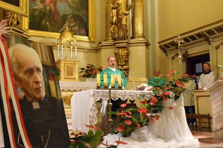 Nadal jest w sercu wielu osób