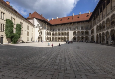 „Niech żyje król! Koronacje Sasów na Wawelu”