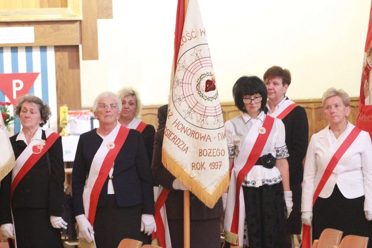 Pielgrzymka straży honorowej NSPJ