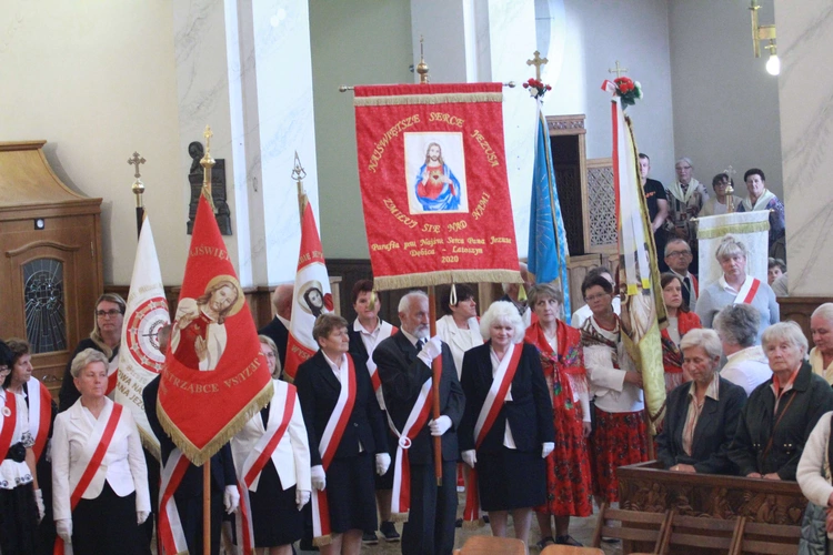 Pielgrzymka straży honorowej NSPJ