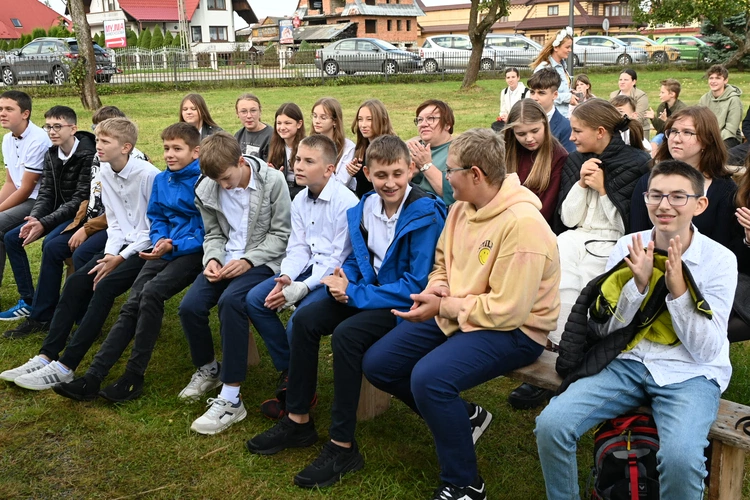 Narodowe Czytanie w parafii w Miętustwie
