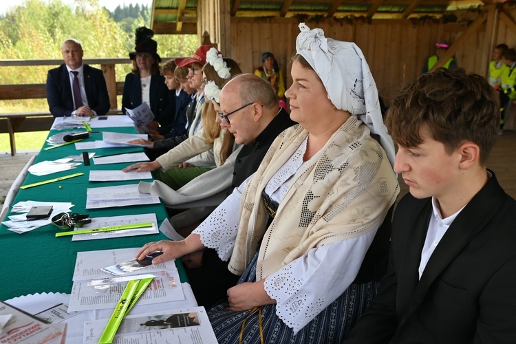 Narodowe Czytanie w parafii w Miętustwie