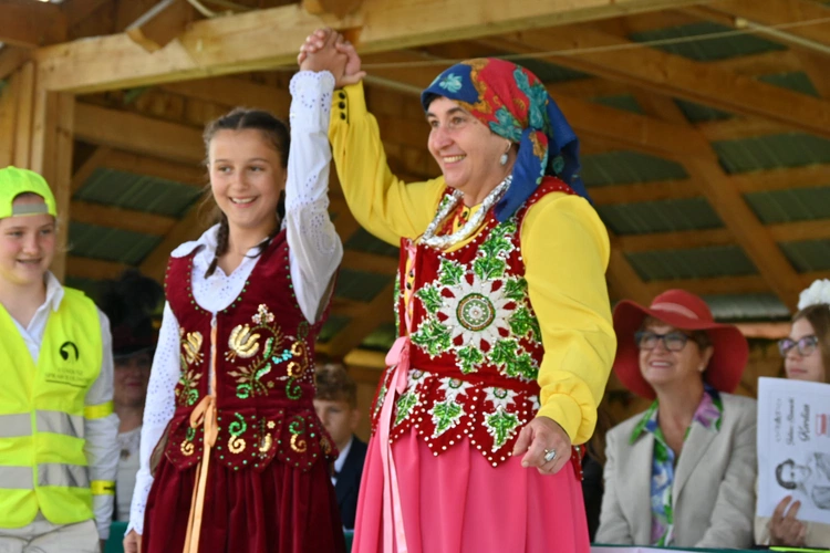 Narodowe Czytanie w parafii w Miętustwie