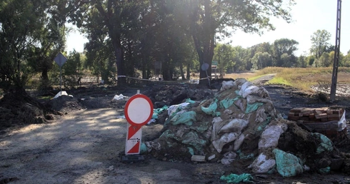 Boboluszki. Zniszczenia i prace porządkowe
