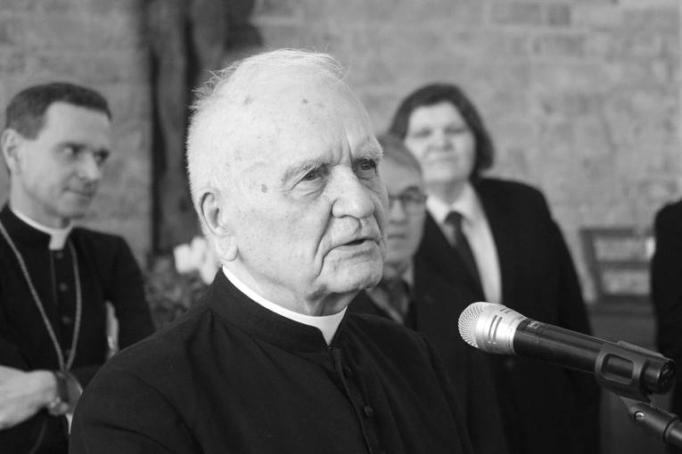 Płock. Pogrzeb ks. Zdzisława Konarzewskiego (1934-2024)