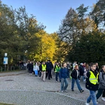 Nocna pielgrzymka młodzieży