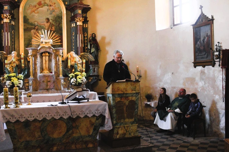 Pierwsza niedziela po powodzi w Chomiąży