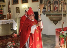 Te kamienie wołać będą