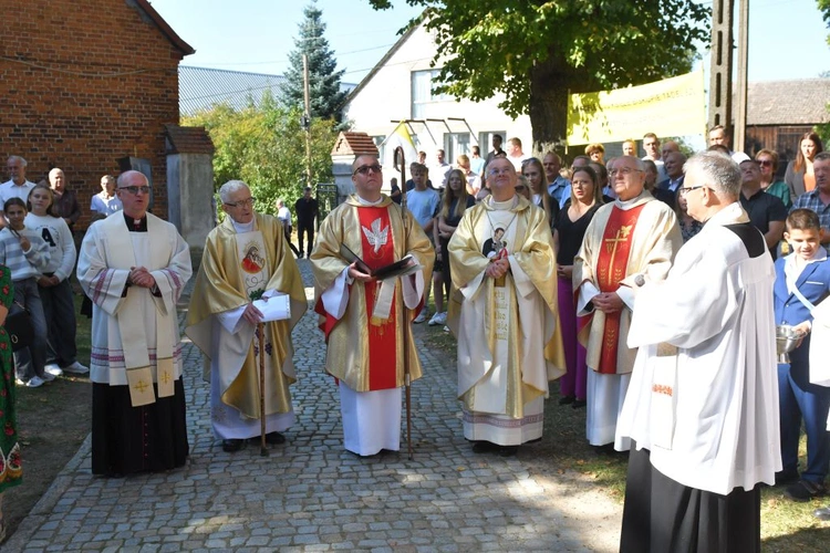 Parafia w Ogardach ma 50 lat