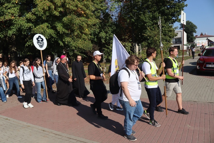 Przasnysz-Rostkowo. Pielgrzymka młodzieży