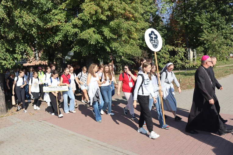 Przasnysz-Rostkowo. Pielgrzymka młodzieży